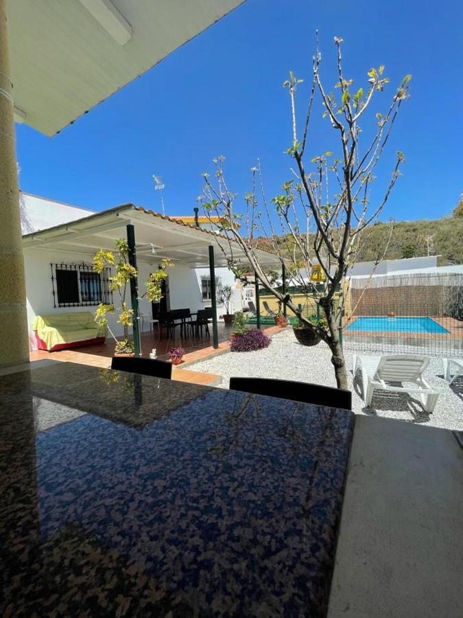 Villa la Paz Benajarafe Exterior foto